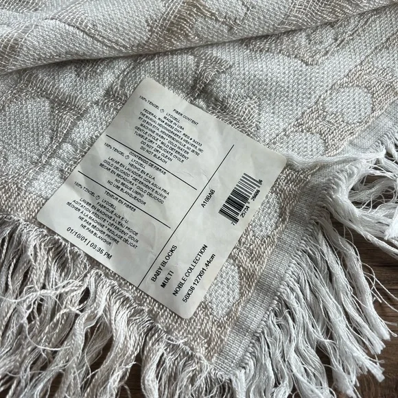 Neutral Heart Pattern Kids Throw Blanket - Cream - Picture 2 of 4